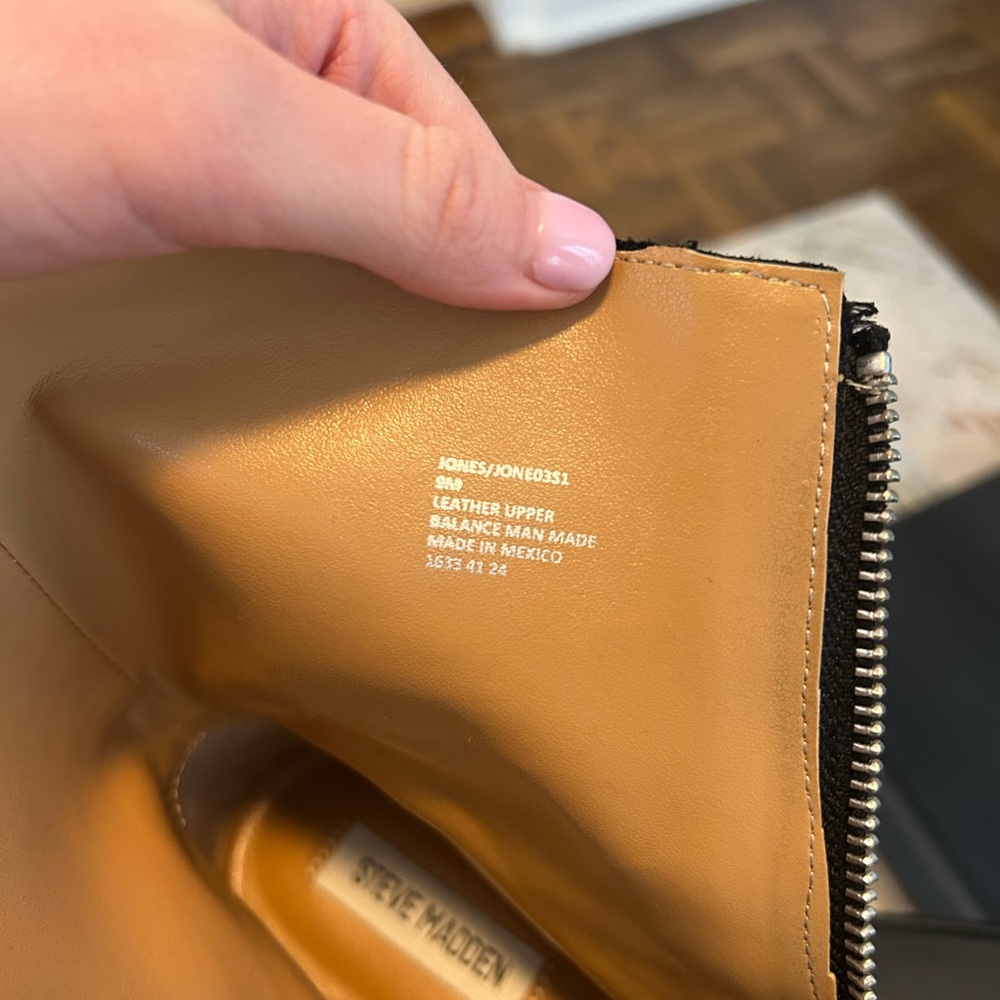 Women Black Zipper Boots - Picture 8 of 12